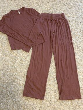 Aritzia Rose Top and Bottom Set